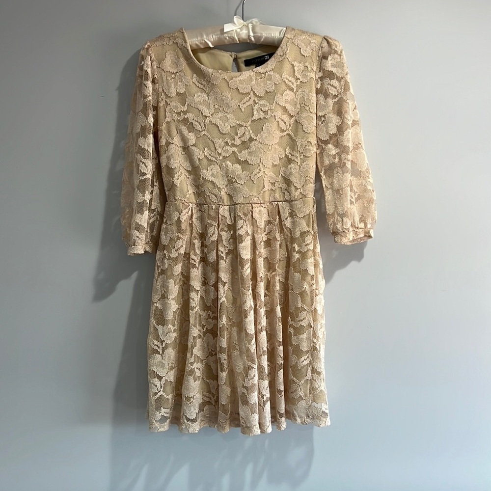 Women’s Size Small (2-4), 3/4th length sleeves, formal short Dress in Champagne